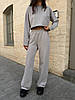 Сірий жіночий базовий повсякденний костюм-двійка з турецької двонитки: кроп-світшот та прямі штани, фото 10