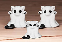 Фігурка котика привида