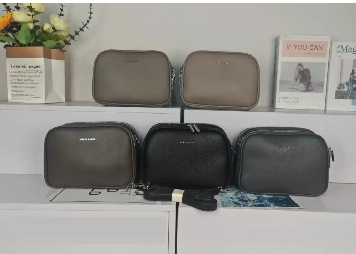 Сумка жіноча крос-боді 23*16 см на плече зі штучної шкіри у різних кольорах Zhenya, фото 1