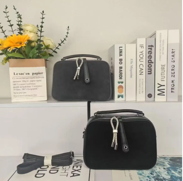 Сумка жіноча крос-боді замшева 23*16 см на блискавці в різних кольорах Zhenya, фото 1