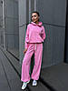 Рожевий жіночий базовий повсякденний костюм-двійка оверсайз із щільної петлі: об'ємне Худі та прямі Штани, фото 3