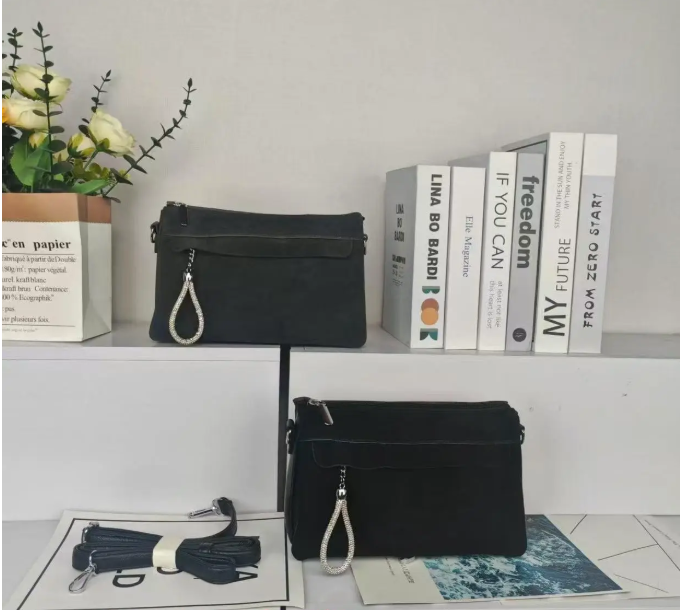 Сумка жіноча крос-боді прямокутна замшева 25*17 см на блискавці з кишенею в різних кольорах Zhenya, фото 1