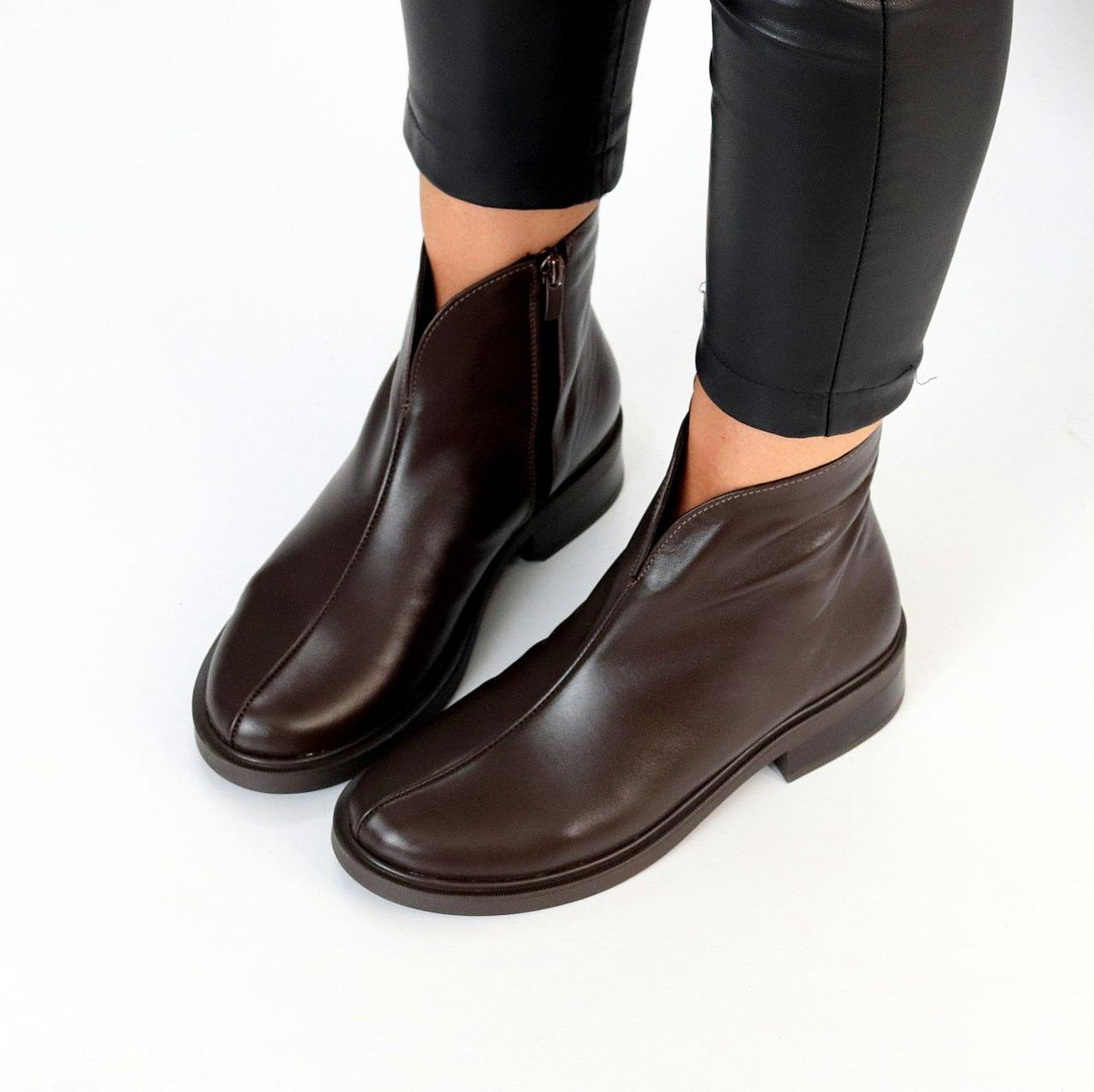 Жіночі шкіряні черевики демісезонні класичні на блискавці коричневі натуральна шкіра