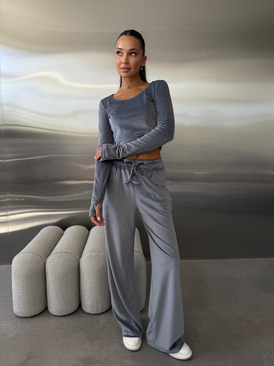 Прогулянковий велюровий костюм із топом для жінок, фото 1