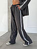 Стильний жіночий костюм брючний з піджаком і лампасами, фото 5