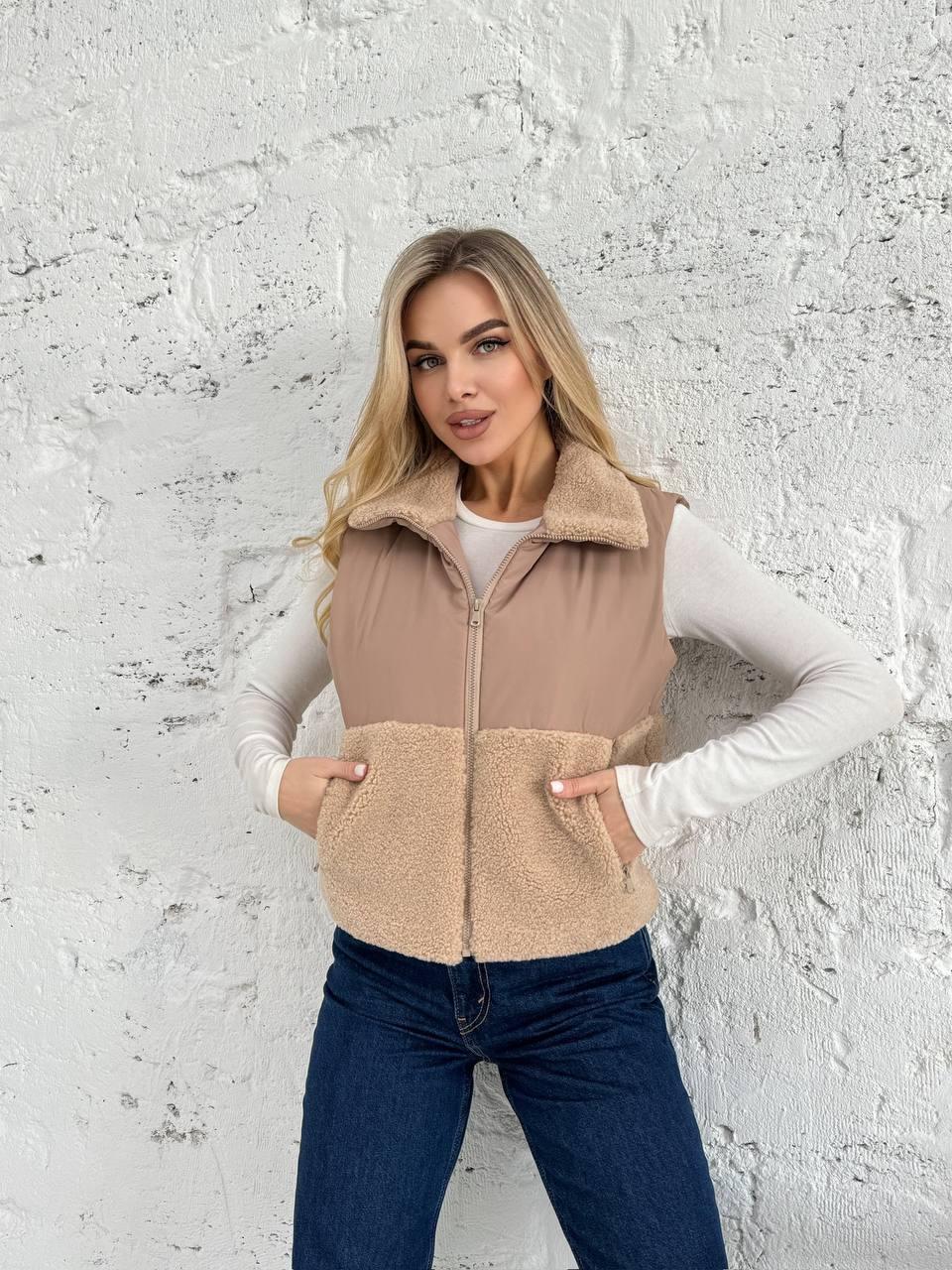 Короткий жилет з хутряною вставкою, фото 1