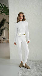 Монохромний комплект - легінси та лонгслів у стилі casual chic