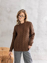 Жіночий вовняний светр з косами