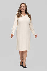 Гарна жіноча пряма сукня молочного кольору з щільного трикотажу, батальні розміри