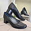 Туфлі жіночі шкіряні на маленькому підборі. Колір чорний, фото 4