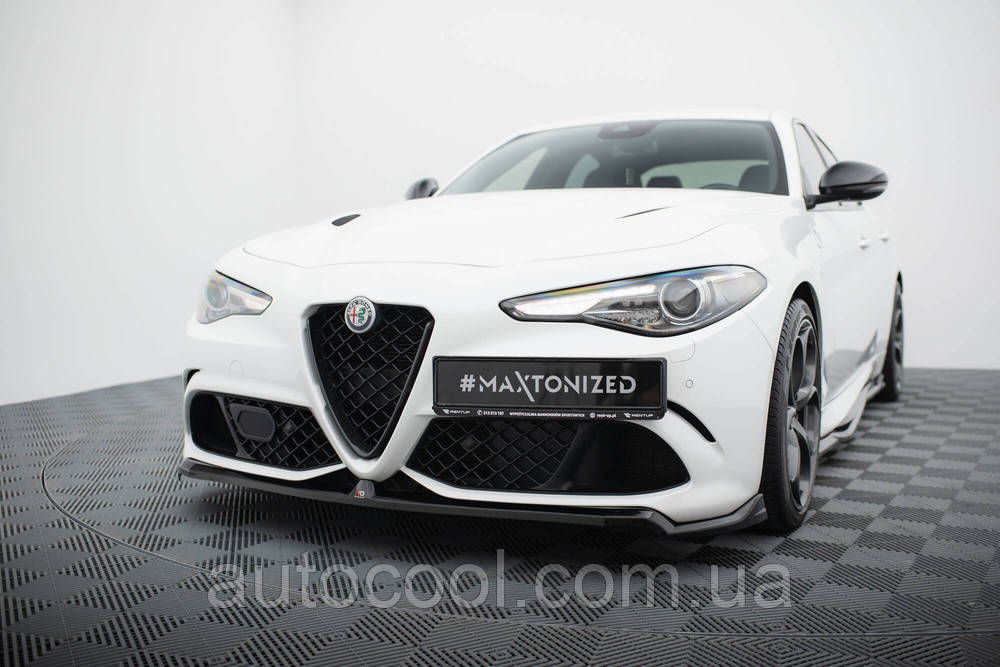 Накладка на передній бампер спліттер Alfa Romeo Giulia Quadrifoglio, фото 1