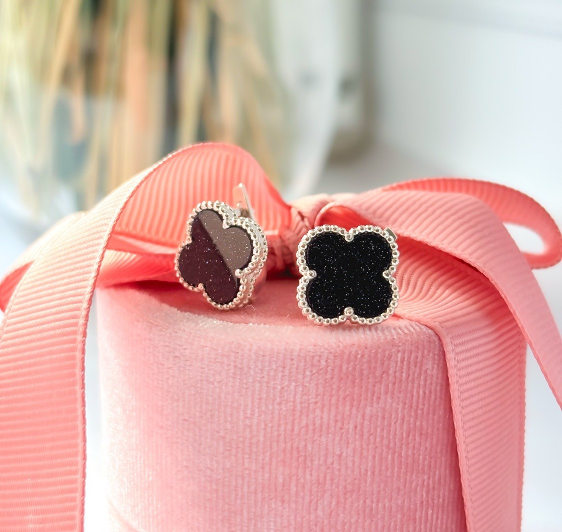 Сережки-конюшинки зі срібла з сяючим авантюрином "Поклик" - англійська застібка, 14 мм, фото 1