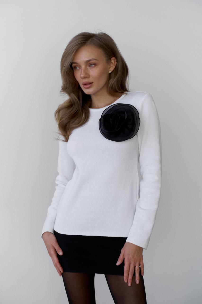 Жіноча базова кофта однотонна з об'ємною квіткою на грудях (р. S-L) 61KF3448, фото 1