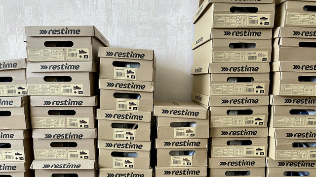 Упаковка та коробки жіночих кросівок Restime HMB24068 Упаковка та коробки жіночих кросівок Restime HMB24068