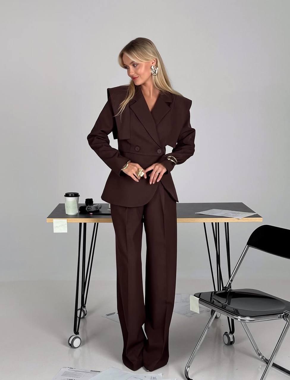 Женский костюм (брюки + пиджак) ; Цвета: черный, бежевый, шоколад, графит ; Размеры: 42-44; 46-48, 50-52 ;, фото 1