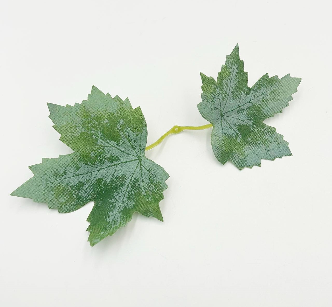 Штучне Листя Клена / Лист- 7,5 * 6 * 9 * 7 см / Гілочка - 17,5 см / Зелений, фото 1