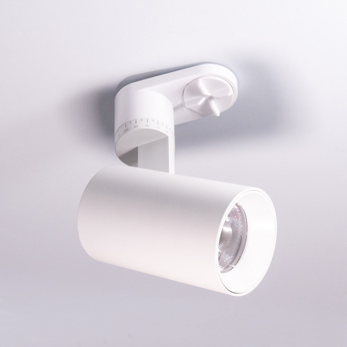 Led cвітильник трековий Light Club 220V 18w 4000К білий поворотний WL-209С-18-4-WH