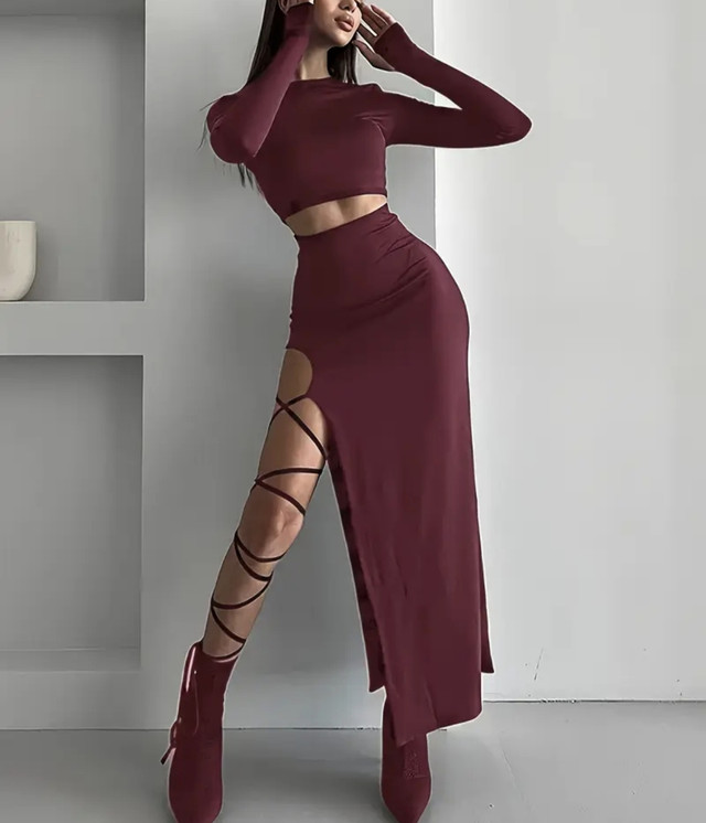 Красивый женский костюм летний топ с завязками и юбка Красивый женский костюм летний топ с завязками и юбка