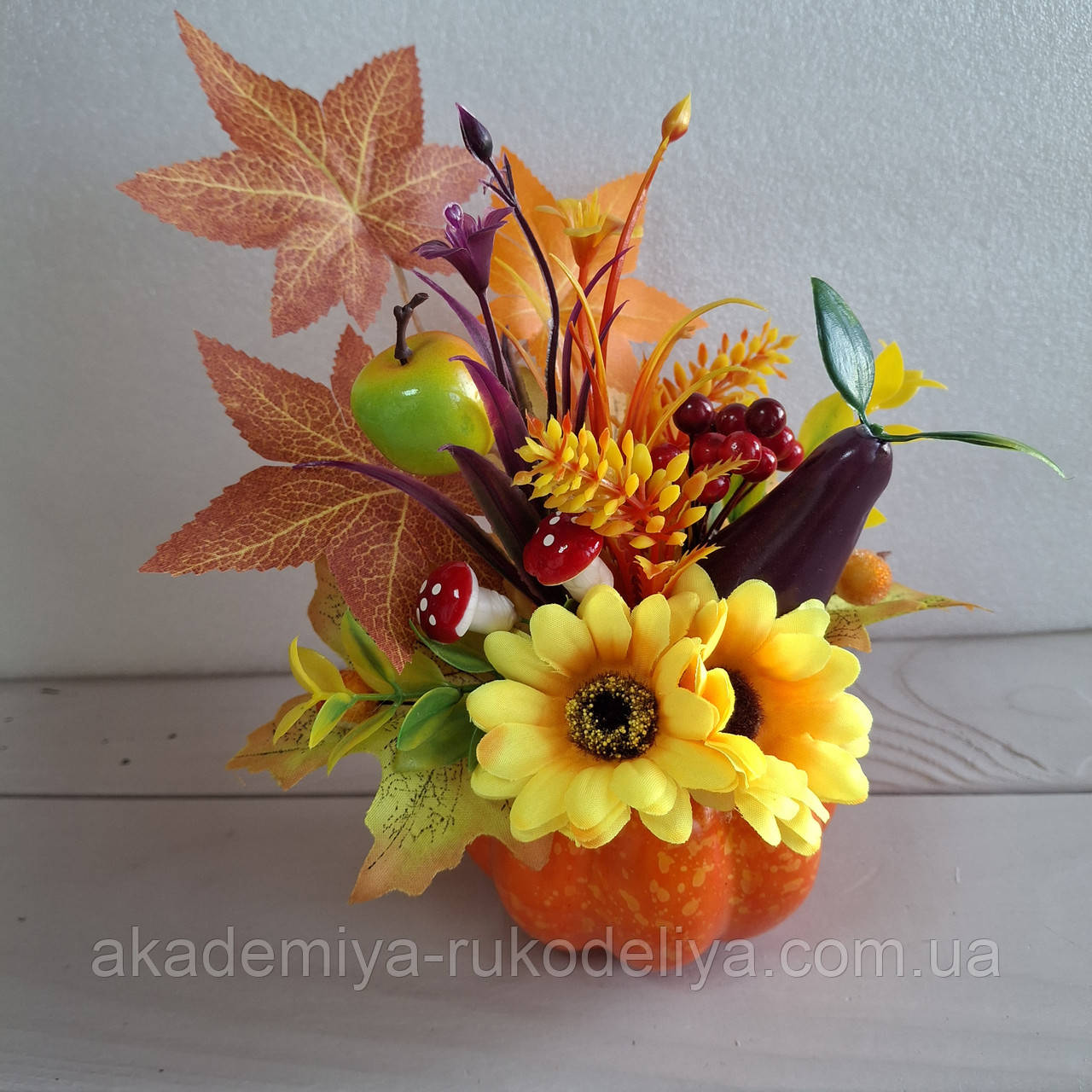 Осіння композиція гарбузом із декором., фото 1
