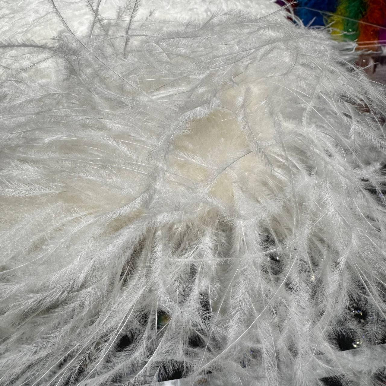 Боа страусине тришарове Lux, колір Молочний, довжина ~2 м (13-18см)