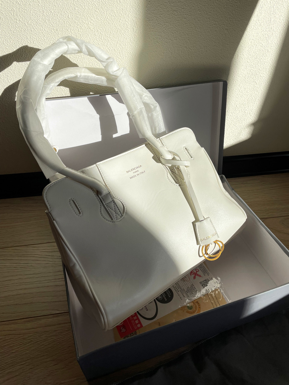 Balenciaga пятно на шкірі, фото 1