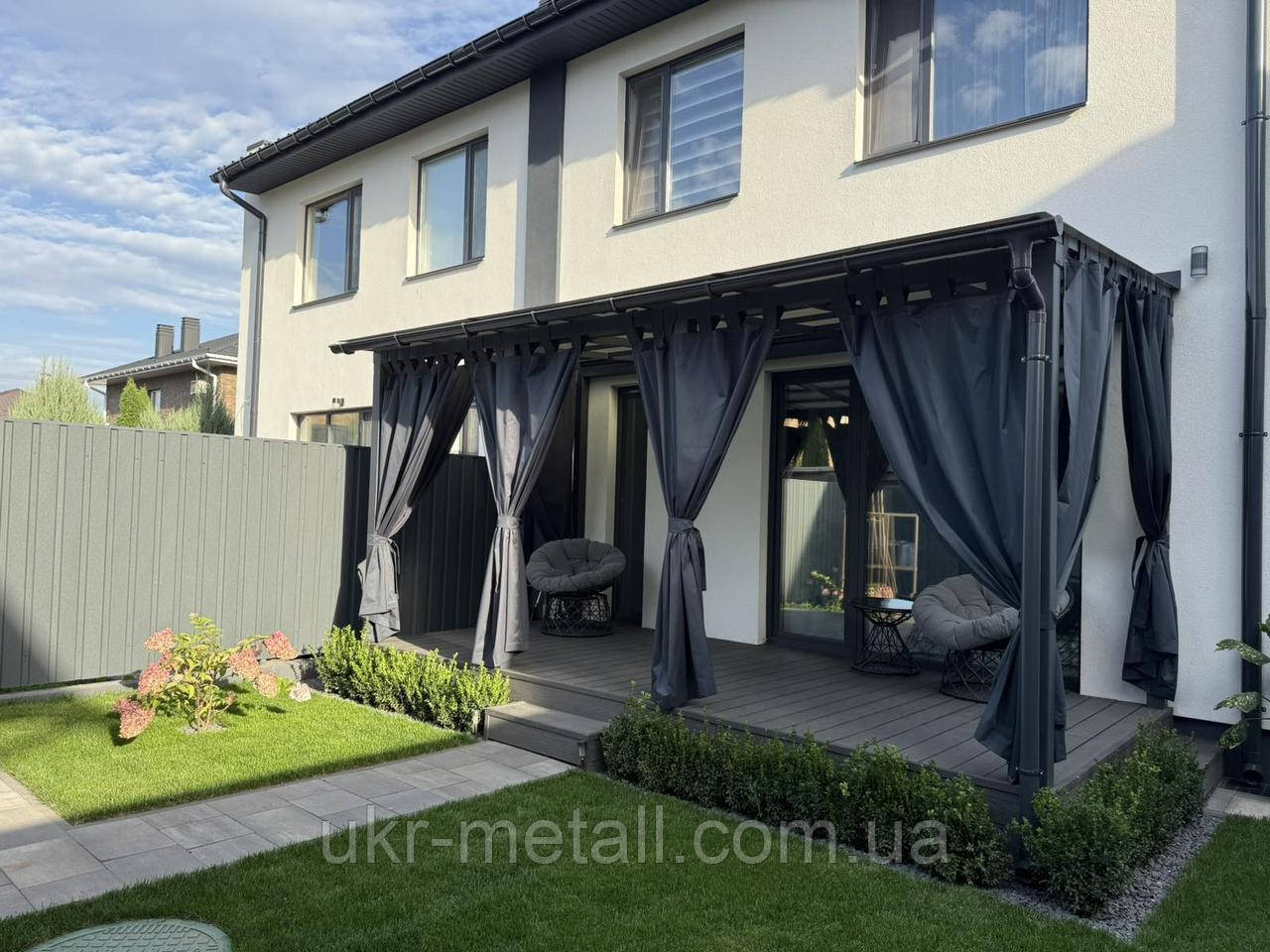 Сучасна тераса з навісом із монолітного полікарбонату, фото 1