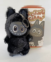 М`яка плюшева іграшка Лабуба чорна в коробці 4 сезон м'яка іграшка Labubu розмір 16 см