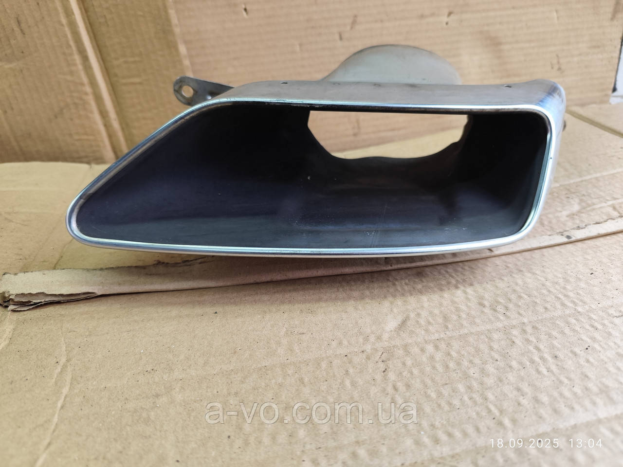 Наконечник вихлопної труби лівий Audi A4 B9 8w0253825l, фото 1