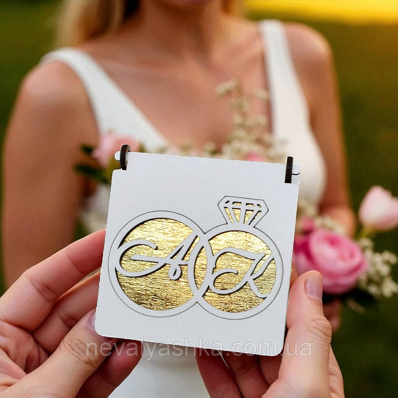 Весільна Підставка для Обручок 10 см, Футляр з Ініціалами Імен Наречених Дерев'яна Коробочка для Каблучок Футляр на Весілля, фото 1