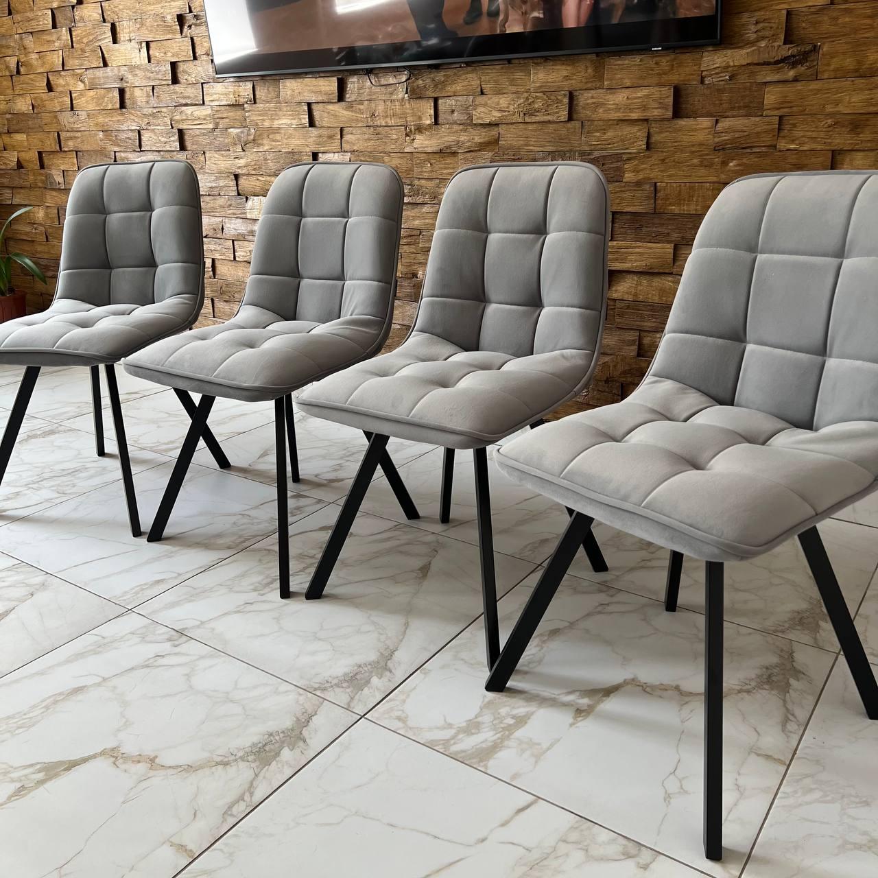 М'який стілець GARDA зі спинкою з ніжно-сірого велюру люкс на металевому чорному каркасі, фото 1