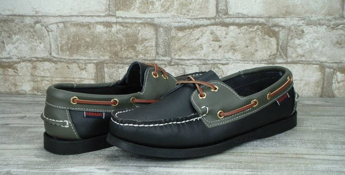 МОКАСИНЫ ТОПСАЙДЕРЫ SEBAGO, КОЖА черные на черной пдошве с оливковыми ...