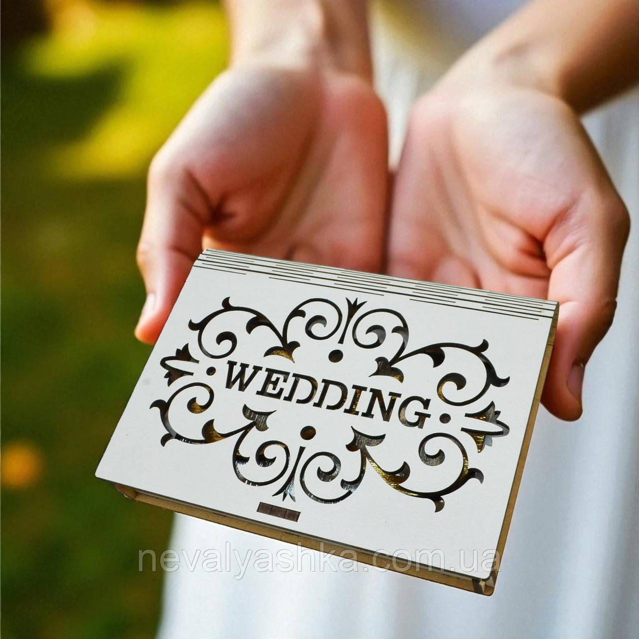 Весільна Підставка для Обручок 14 см, Футляр з Гравіюванням "Wedding Ведінг", Дерев'яна Коробочка для Каблучок на Весілля