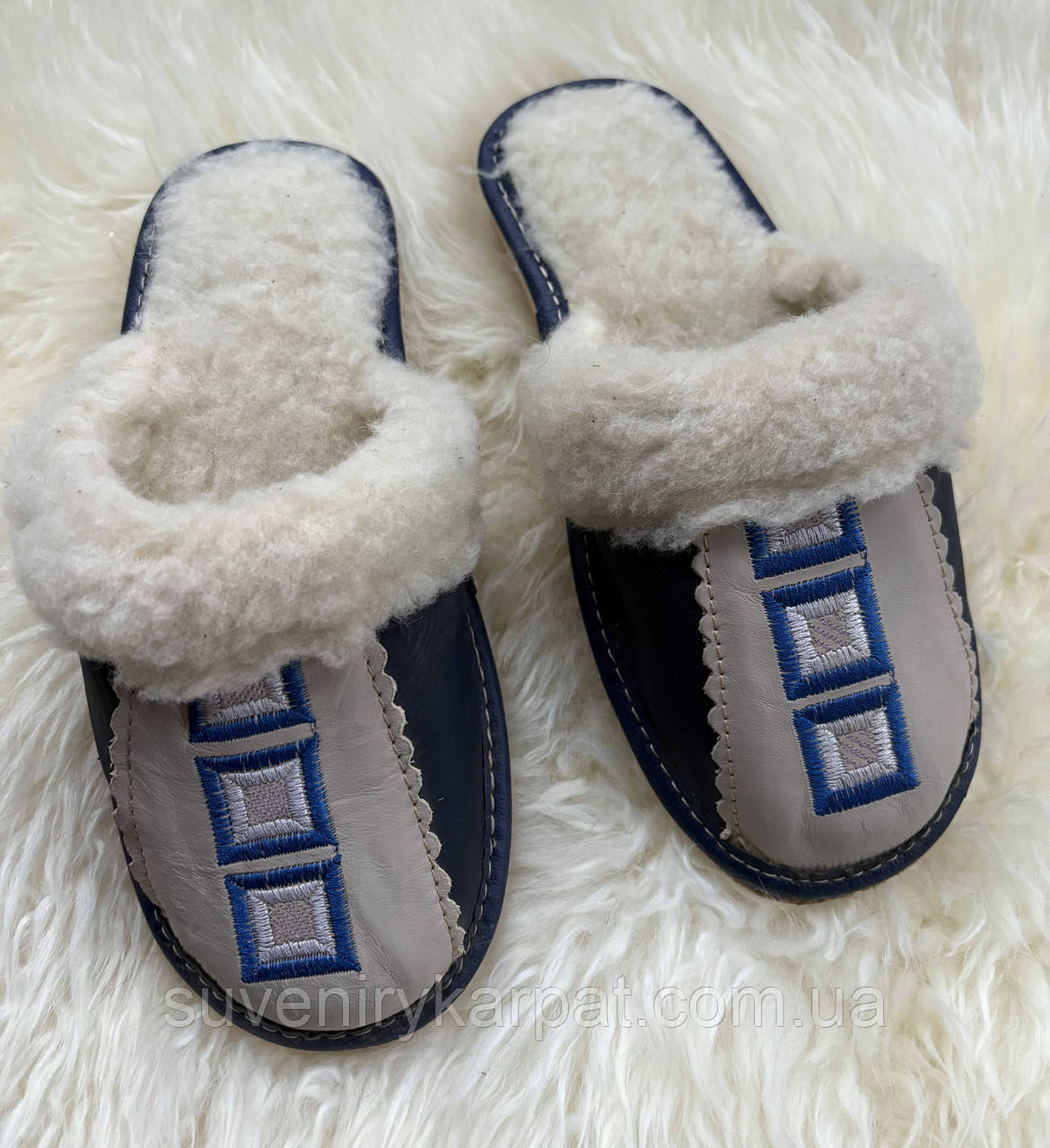 Домашні капці з овечої шерсті і шкіри , 36 розмір уцінка товар з вітрини, фото 1
