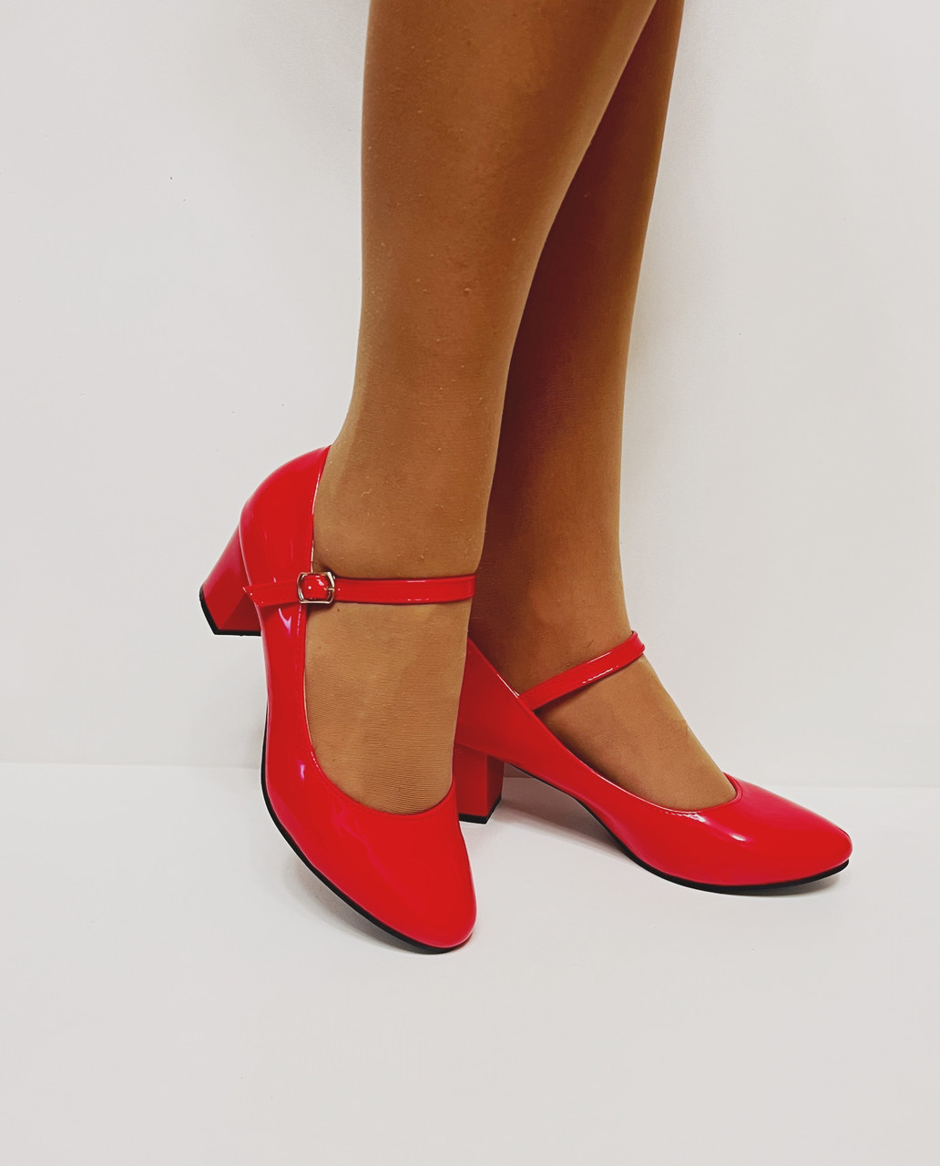 Підліткові червоні туфлі на підборах з ремінцем 38 39, фото 1