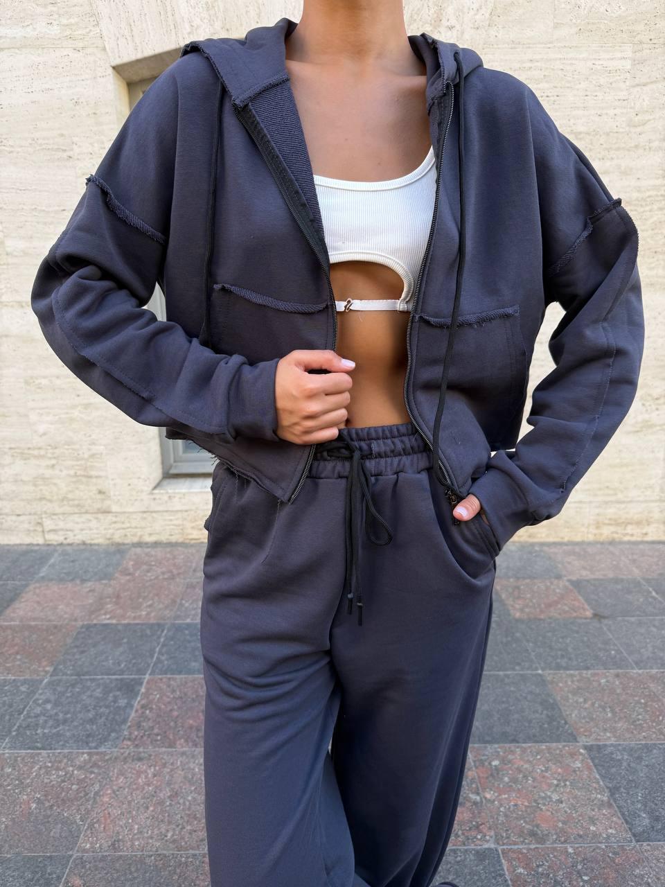 Графітовий жіночий базовий стильний костюм-двійка тринитка петля із зовнішніми швами: Штани та Кофта на блискавці, фото 1