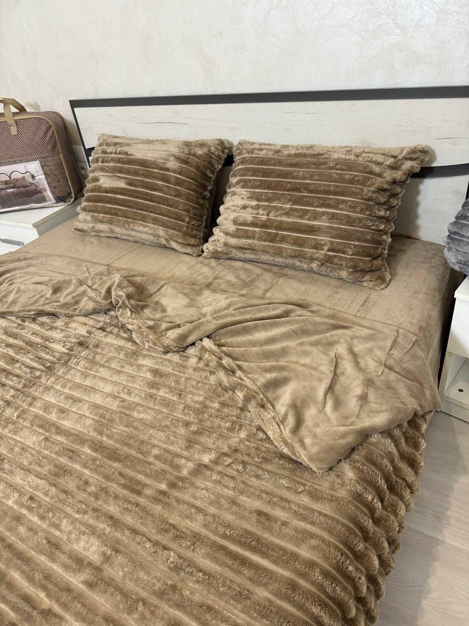 Велюрова постільна білизна Шарпей Півтораспальний