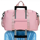 Спортивна дорожня сумка 44 х 28 х 19 см з відділом для взуття ручкою та кишенями для подорожей рожева, фото 6