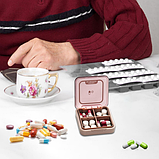 Таблетниця/органайзер/ контейнер 7.5 х 7.5 х 2.3 см для таблеток і ліків 4 відділення рожевий, фото 6