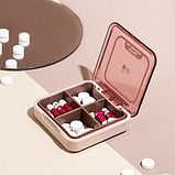 Таблетниця/органайзер/ контейнер 7.5 х 7.5 х 2.3 см для таблеток і ліків 4 відділення рожевий, фото 7