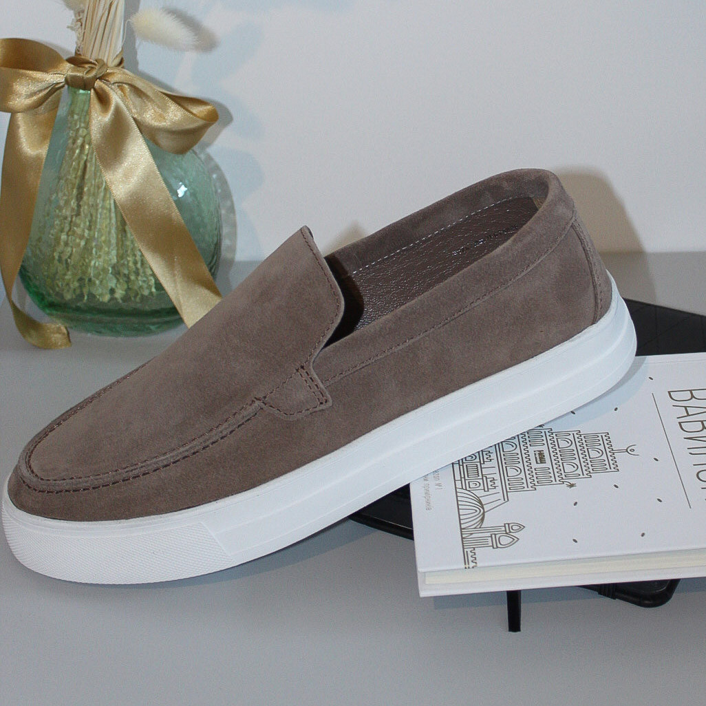 Зручні замшеві лофери на стильній підошві 40 розмір, фото 1