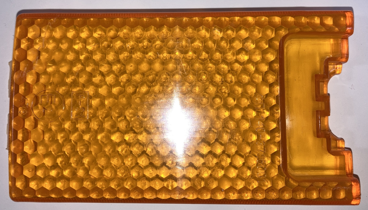 Скло розсіювач ліхтаря заднього жовте поворот ВАЗ 21011