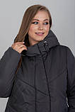 Елегантне зимове пальто напівприлеглого крою в кольорі графіт M-1068, розміри 48-64, фото 8
