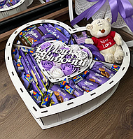 Сюрприз бокс на день народження Подарунковий бокс із солодощами Коробка із солодощами для дівчини Подарунки для дружини