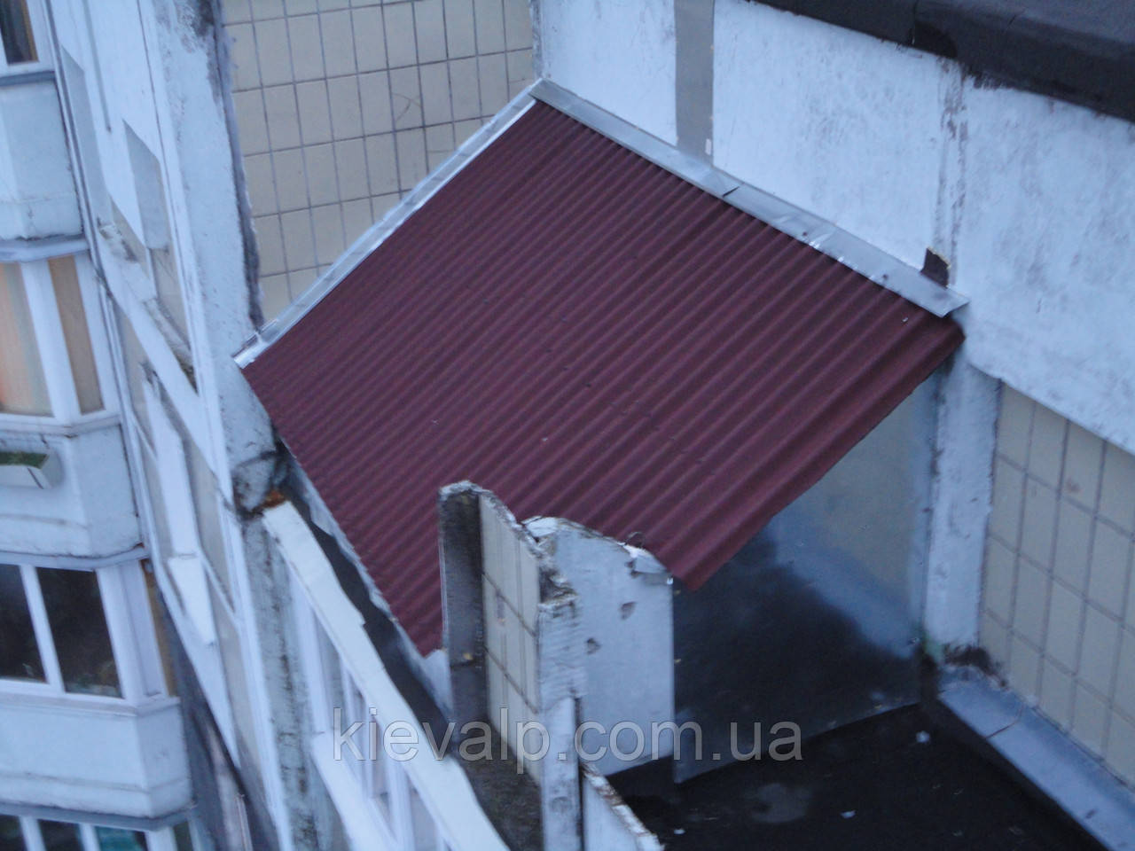 Козирок над балконом, фото 1