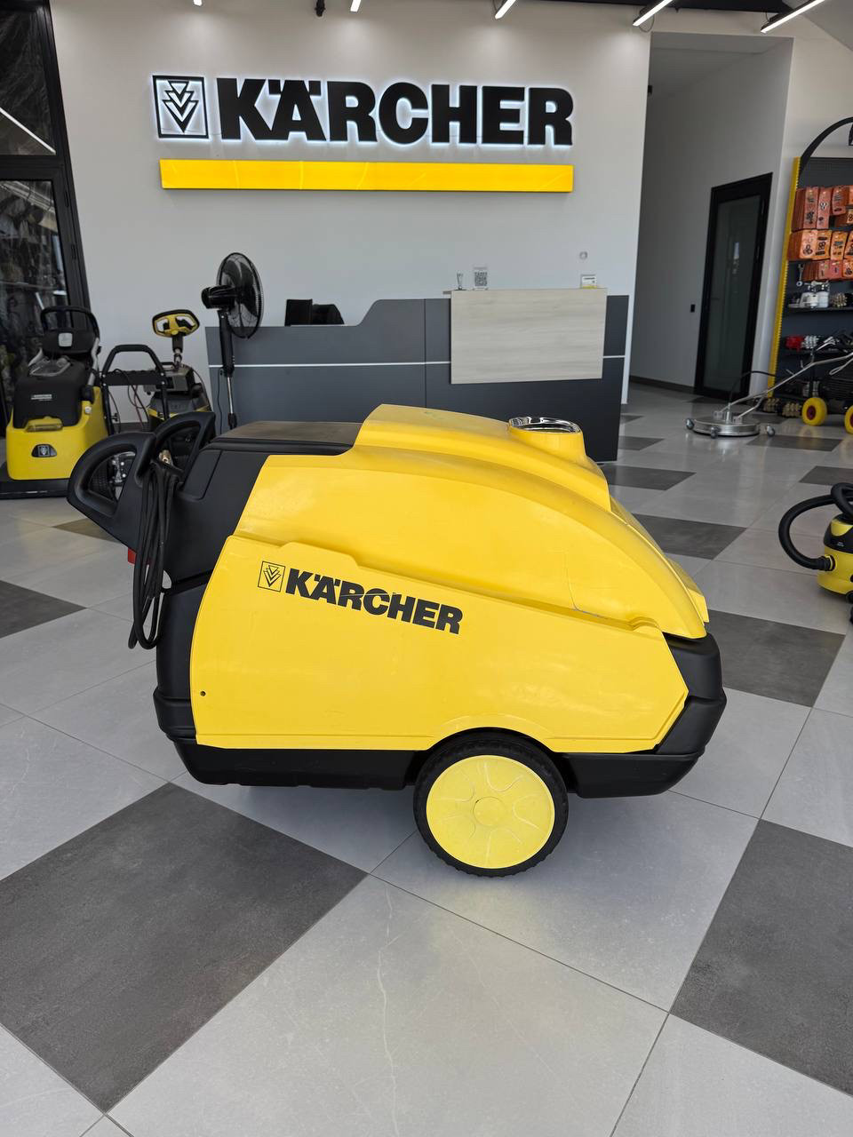 Вживаний апарат високого тиску Karcher HDS 895 з підігрівом води, фото 1