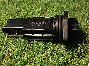 ДМРВ расходомер воздуха датчик Opel Omega B 0280217106