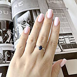 Срібне кільце Proba з натуральним сапфіром 1.651ct, фіанітами, вага виробу 2,36 г (2162681) 17.5 розмір, фото 5