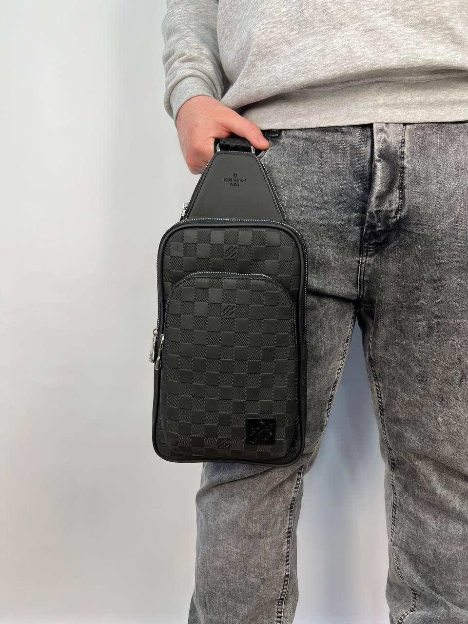 Чоловіча сумка слінг Луї Вітон Нагрудна туристична Louis Vuitton шкіряна через плече Ділова сумка чорна, фото 1