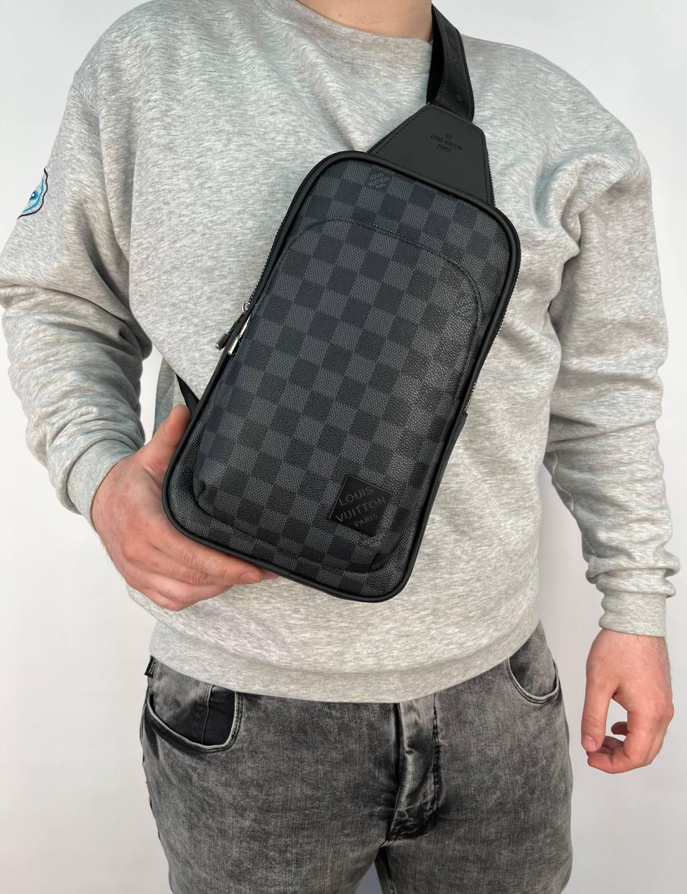 Чоловіча сумка слінг Луї Вітон Нагрудна туристична Louis Vuitton шкіряна через плече Ділова сумка чорна, фото 1