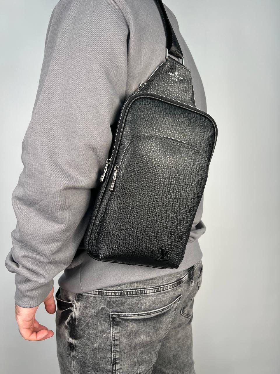 Чоловіча сумка слінг Луї Вітон Нагрудна туристична Louis Vuitton шкіряна через плече Ділова сумка чорна, фото 1